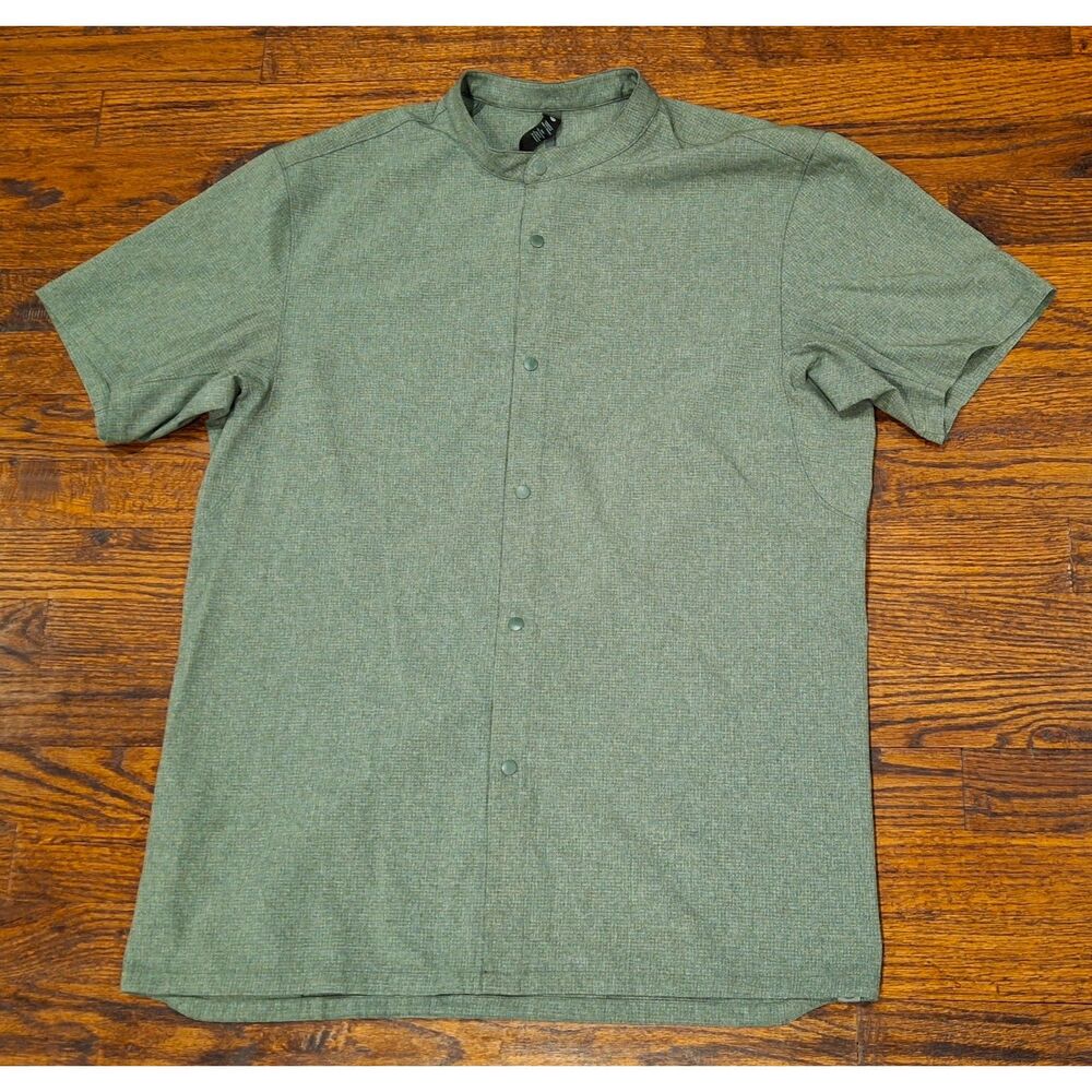 Lululemon Dark Green Airing Easy Stand Collar Shirt Men's Size Large - Picture 3 of 4